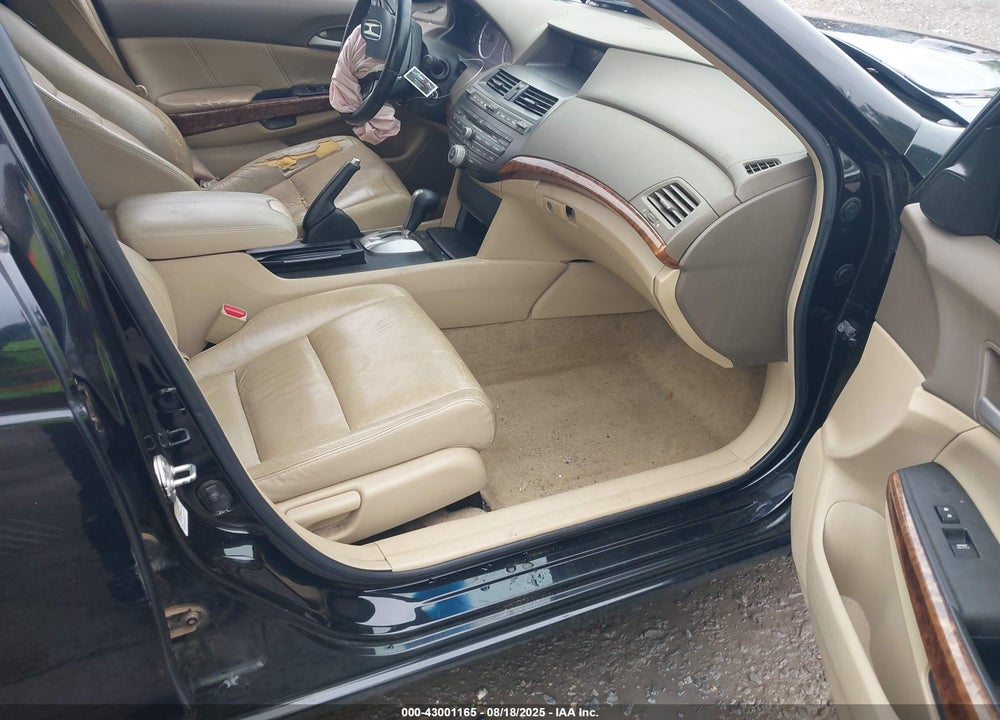 2008 HONDA ACCORD VIN: 1HGCP26888A134621