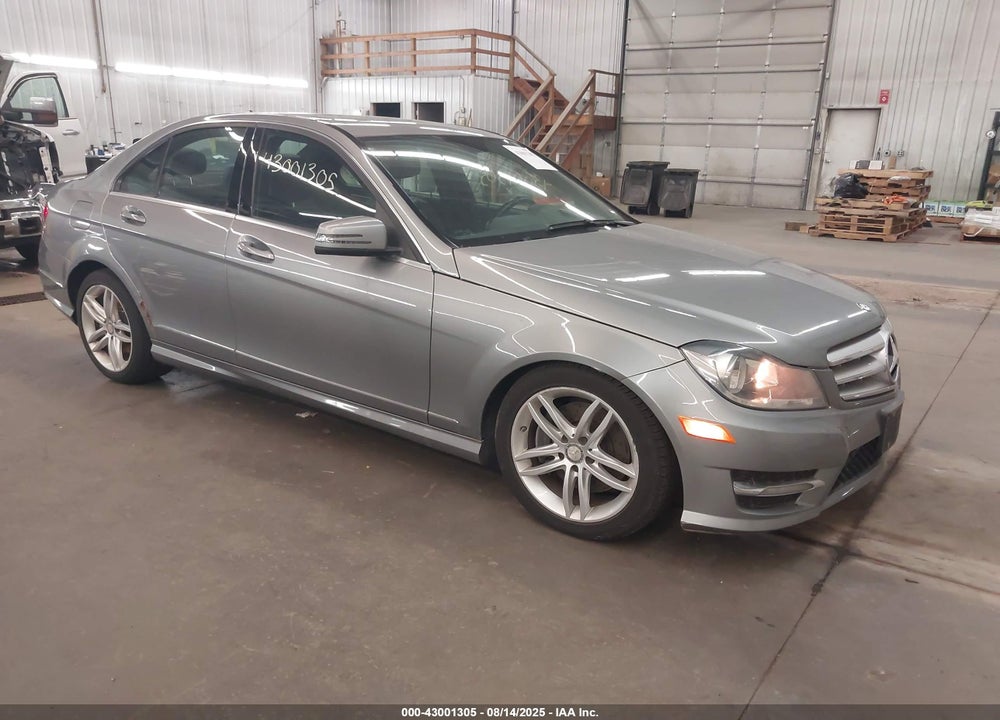 2013 MERCEDES-BENZ C 300 SPORT 4MATIC VIN: WDDGF8AB1DR267313