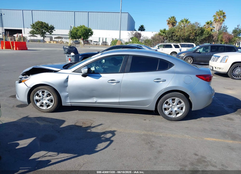 2018 MAZDA 3 SPORT VIN: 3MZBN1U72JM234045