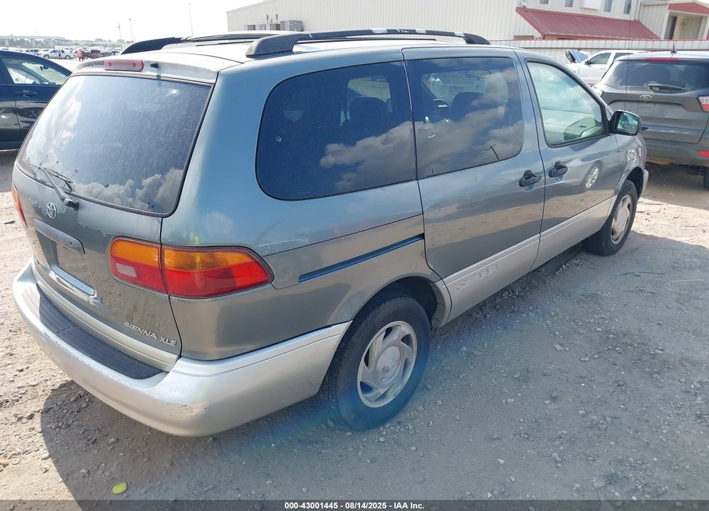 1999 TOYOTA SIENNA XLE VIN: 4T3ZF13C4XU165007