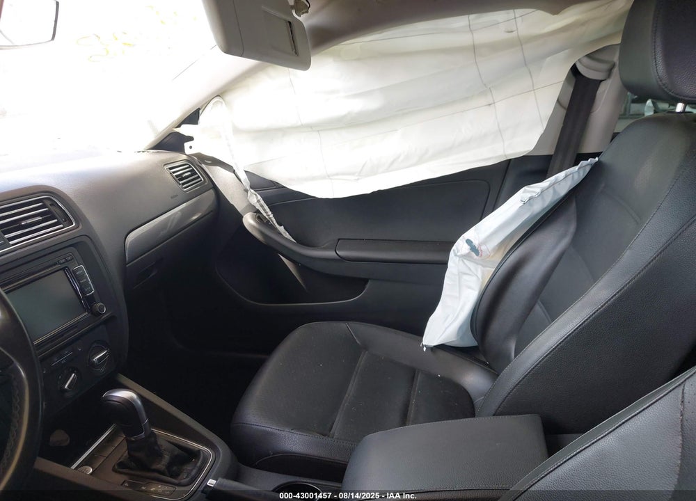 2015 VOLKSWAGEN JETTA VIN: 3VWD17AJ2FM291330