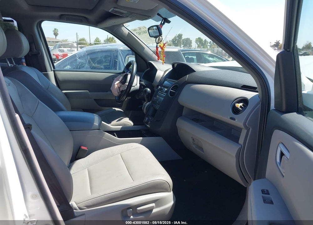 2015 HONDA PILOT VIN: 5FNYF3H91FB009452