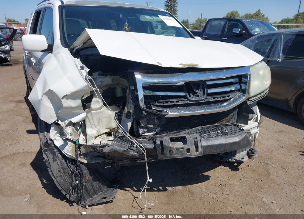 2015 HONDA PILOT VIN: 5FNYF3H91FB009452