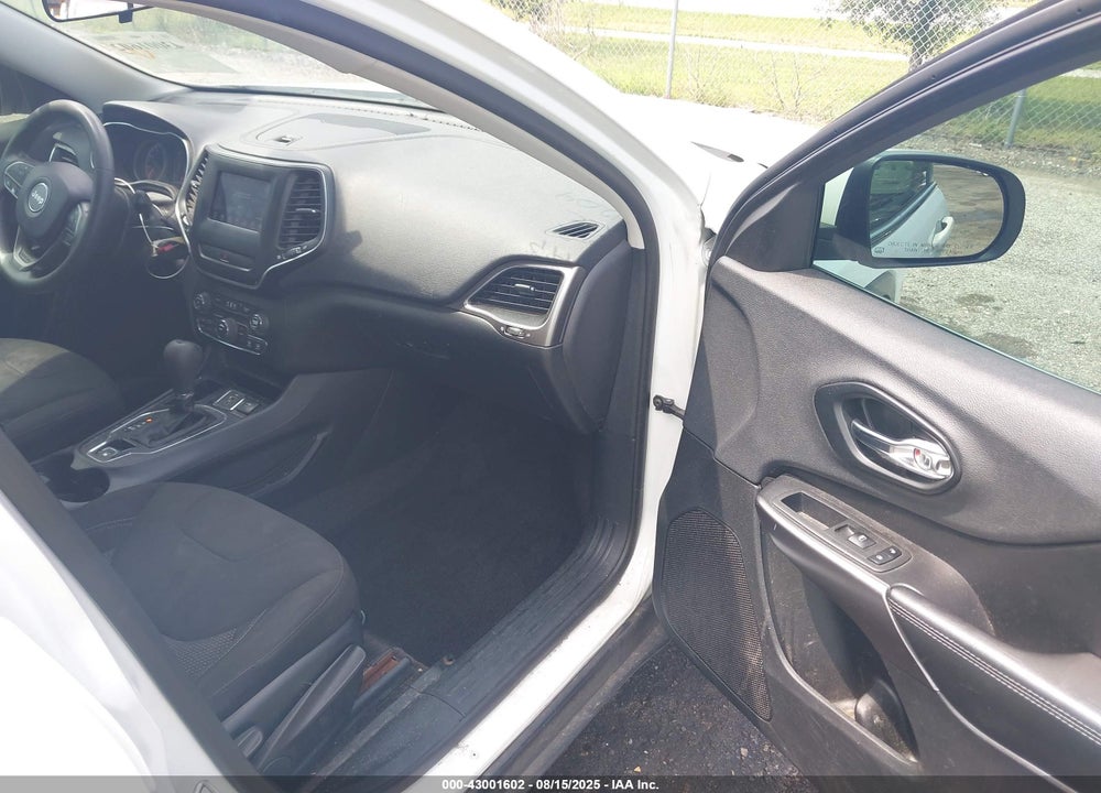 2019 JEEP CHEROKEE VIN: 1C4PJLCBXKD264204