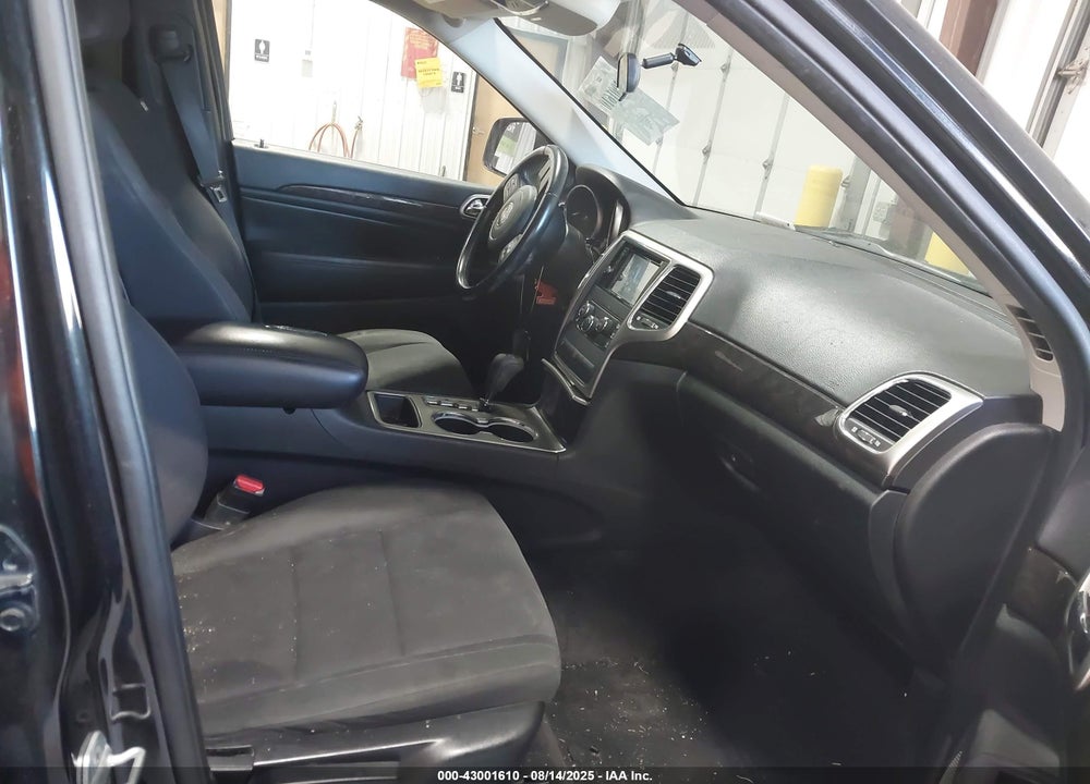 2011 JEEP GRAND CHEROKEE VIN: 1J4RR4GG6BC561516