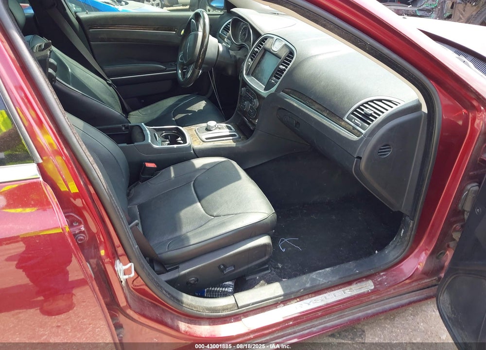 2015 CHRYSLER 300 VIN: 2C3CCAET2FH810543