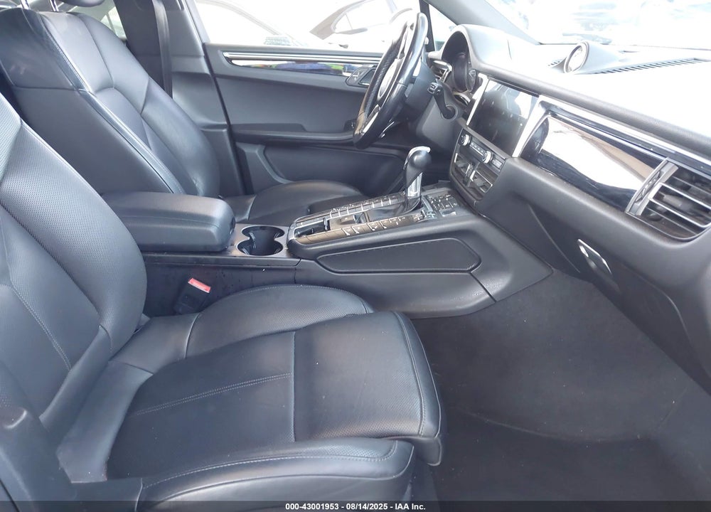 2020 PORSCHE MACAN VIN: WP1AA2A57LLB03649