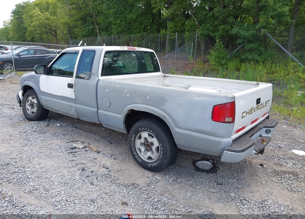2001 CHEVROLET S-10 VIN: 1GCDT19W318221570