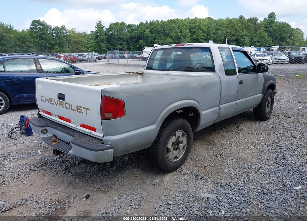 2001 CHEVROLET S-10 VIN: 1GCDT19W318221570