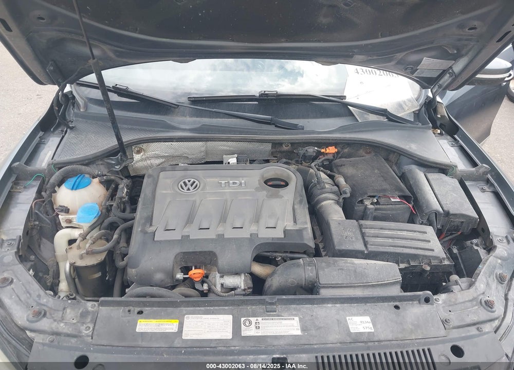 2014 VOLKSWAGEN PASSAT VIN: 1VWCN7A33EC011836