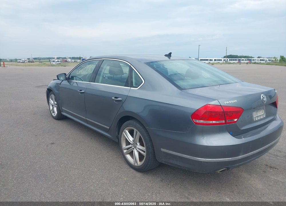 2014 VOLKSWAGEN PASSAT VIN: 1VWCN7A33EC011836