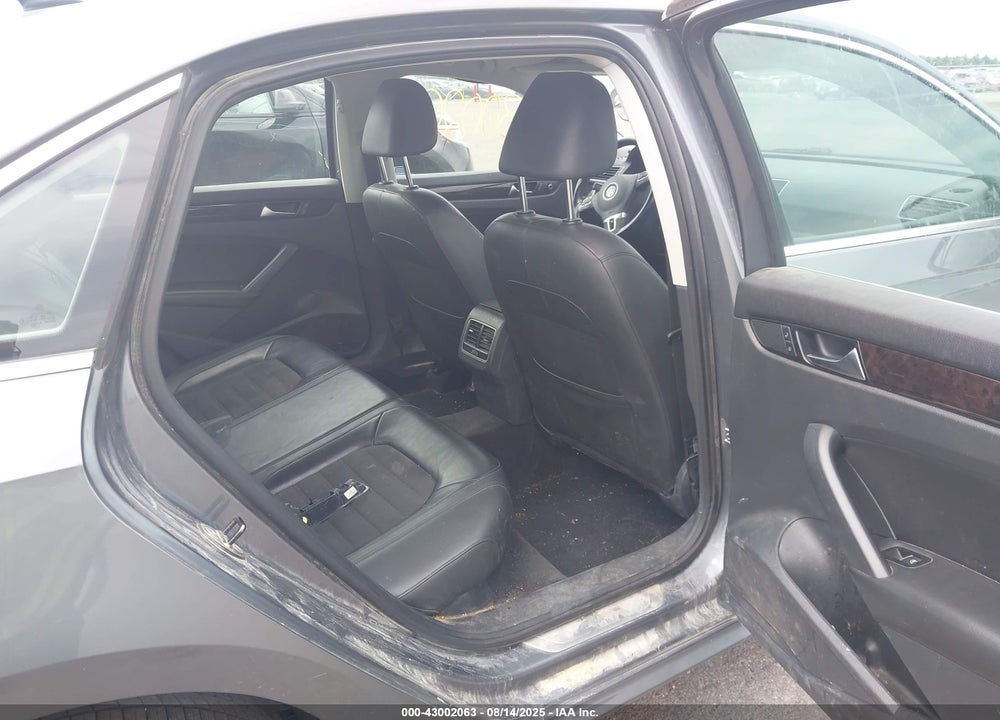 2014 VOLKSWAGEN PASSAT VIN: 1VWCN7A33EC011836