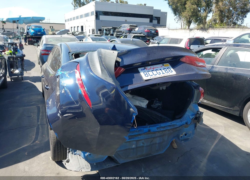 2017 HYUNDAI ELANTRA VIN: KMHD84LF0HU161109