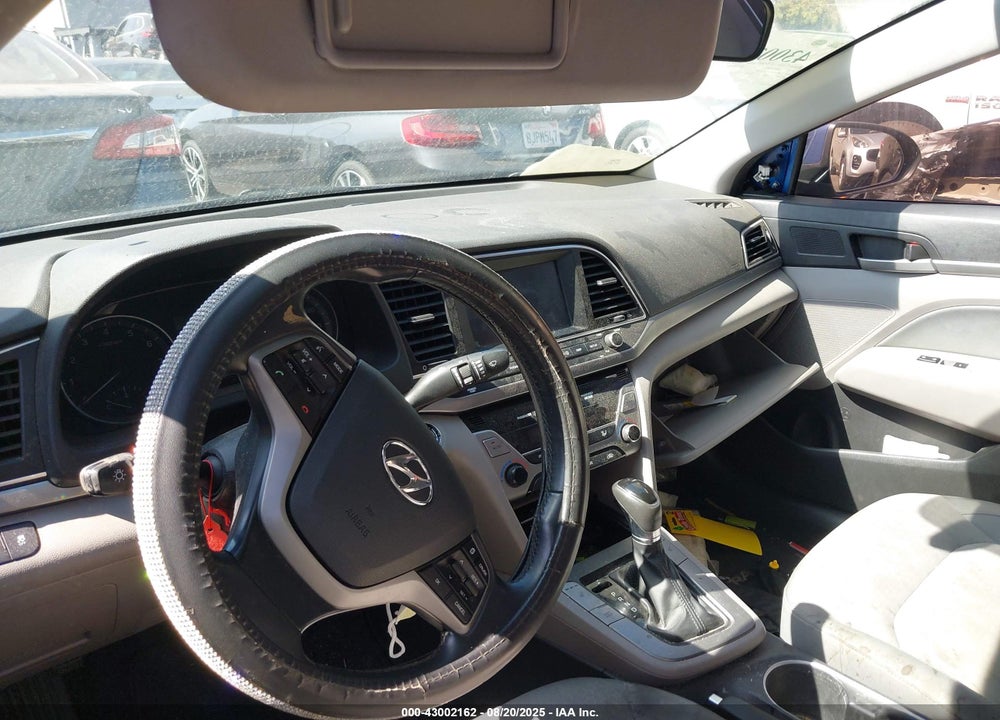 2017 HYUNDAI ELANTRA VIN: KMHD84LF0HU161109