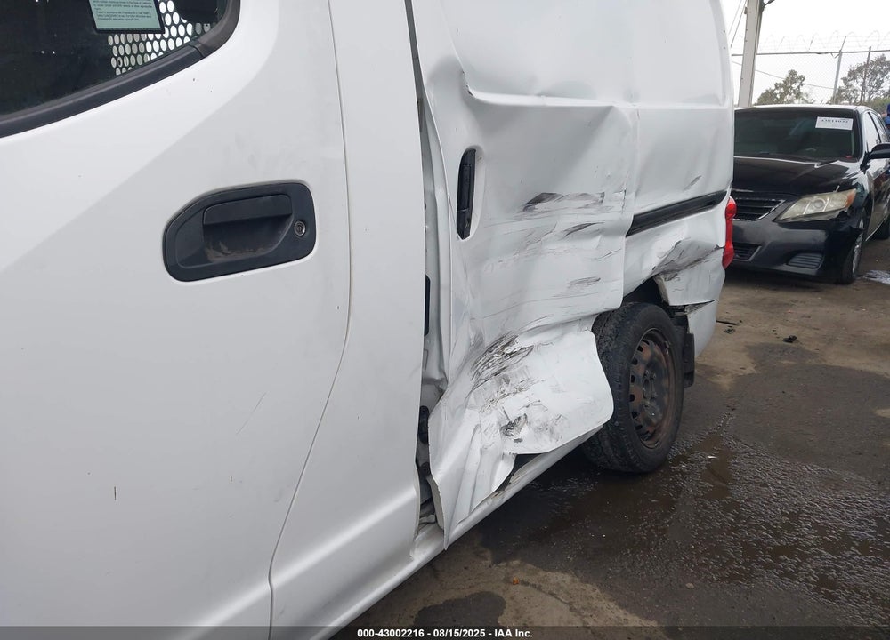 2014 NISSAN NV200 SV VIN: 3N6CM0KN4EK700207