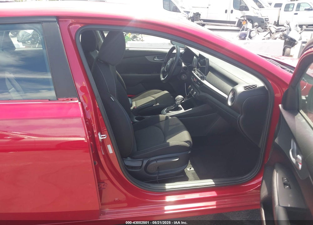 2021 KIA FORTE VIN: 3KPF24AD1ME401311