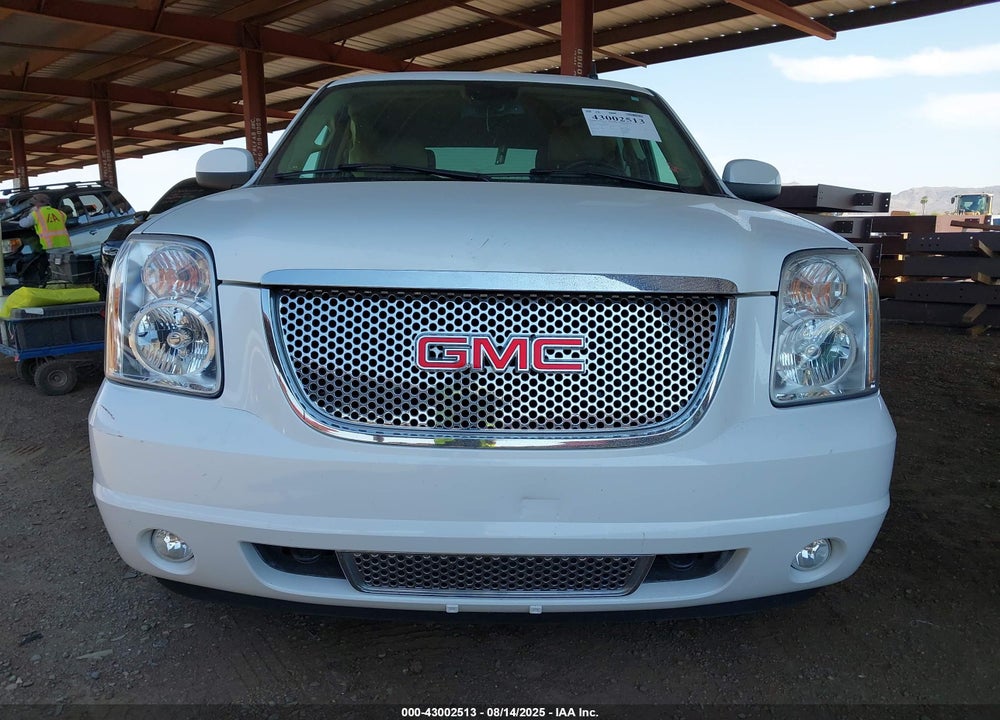 2007 GMC YUKON DENALI VIN: 1GKFK63837J197828