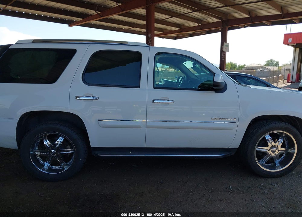 2007 GMC YUKON DENALI VIN: 1GKFK63837J197828