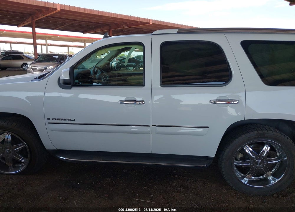 2007 GMC YUKON DENALI VIN: 1GKFK63837J197828