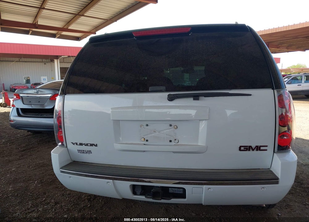 2007 GMC YUKON DENALI VIN: 1GKFK63837J197828