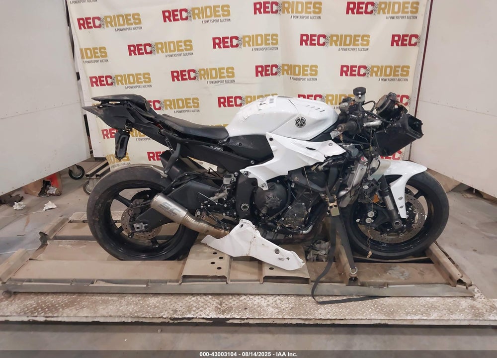 2019 YAMAHA YZFR6 VIN: JYARJ28E8KA003981