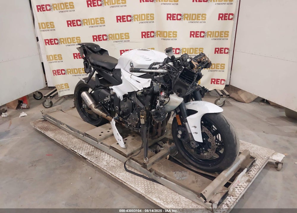 2019 YAMAHA YZFR6 VIN: JYARJ28E8KA003981