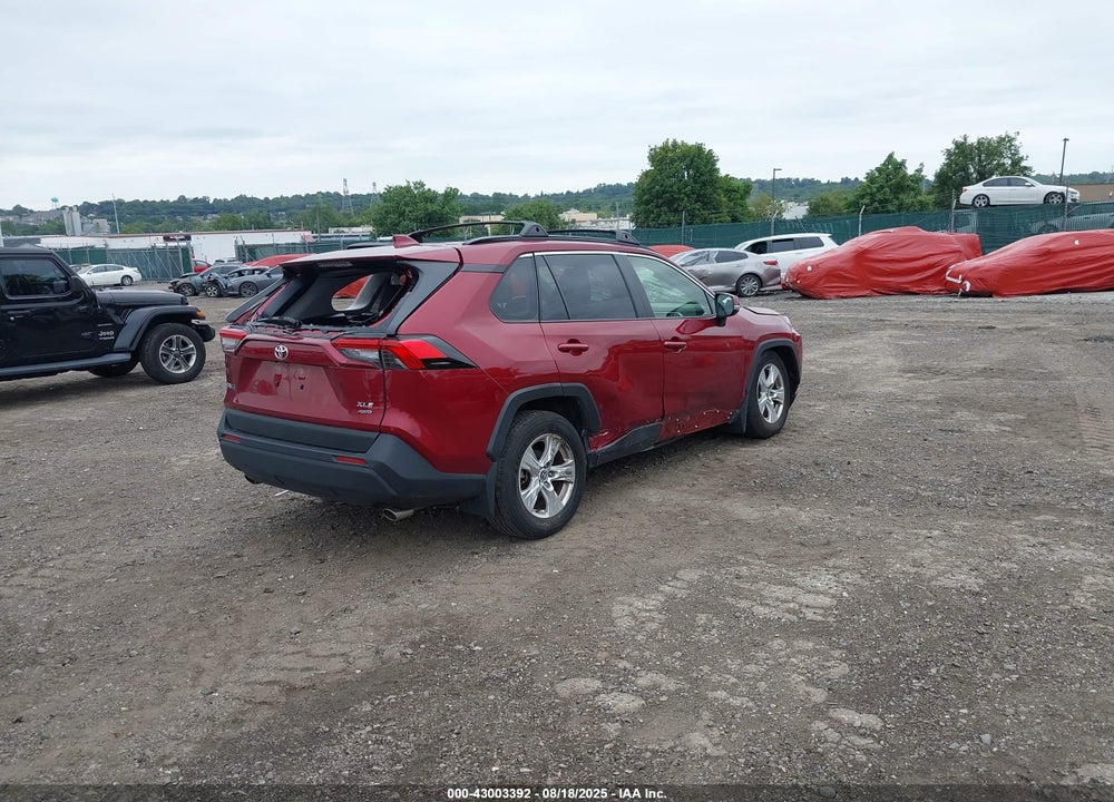 2021 TOYOTA RAV4 VIN: JTMP1RFV4MD070361