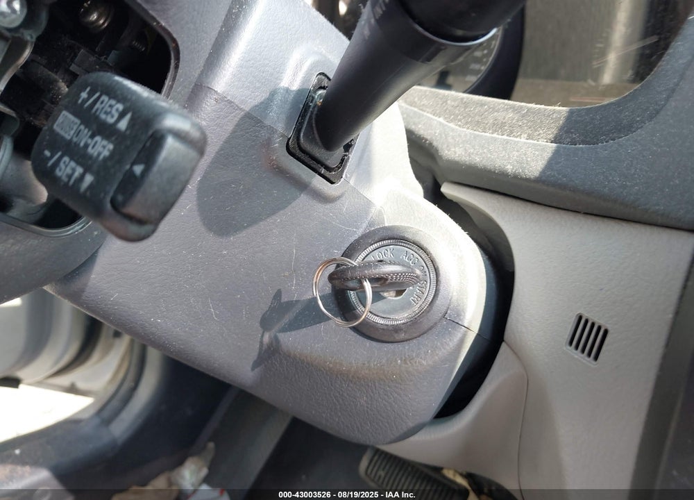2009 KIA SPECTRA VIN: KNAFE221995647149