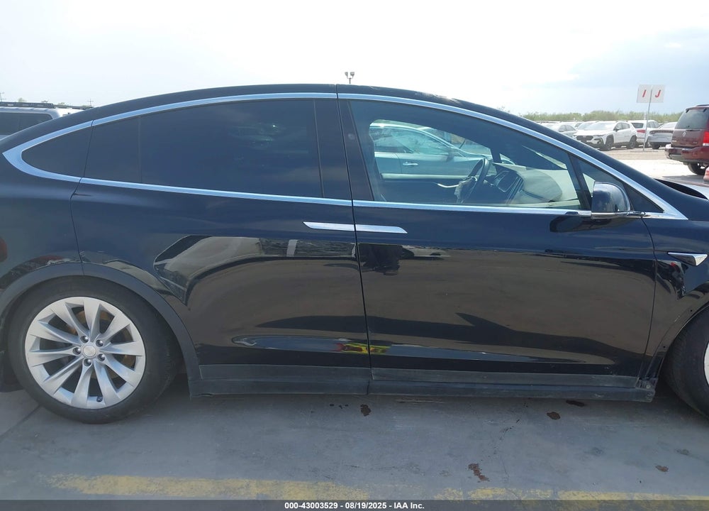 2017 TESLA MODEL X VIN: 5YJXCBE28HF043784