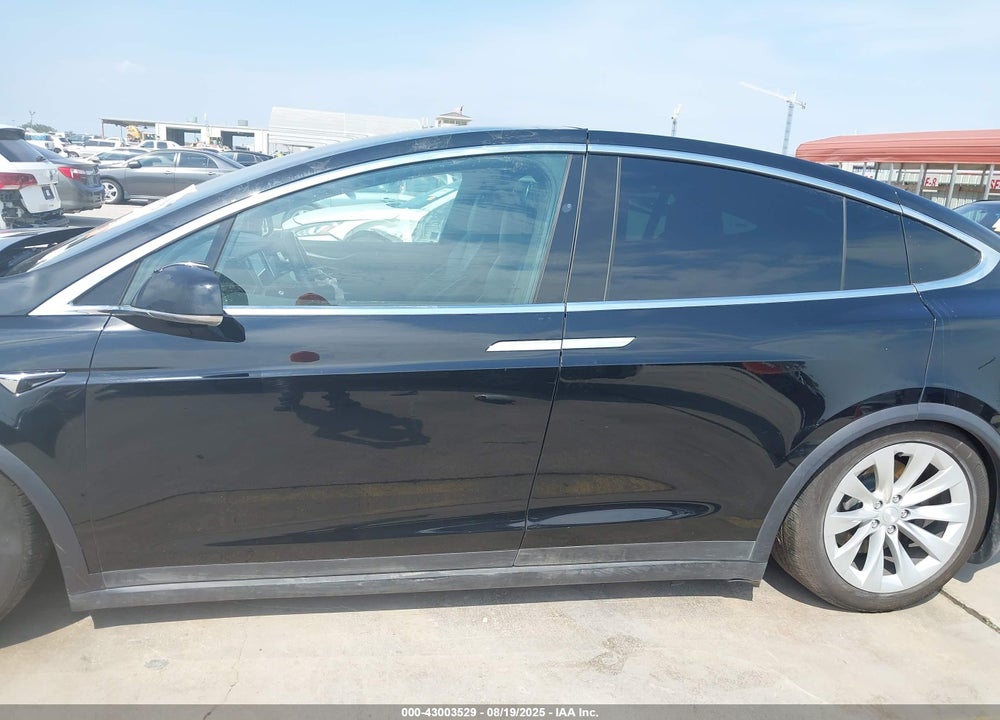 2017 TESLA MODEL X VIN: 5YJXCBE28HF043784