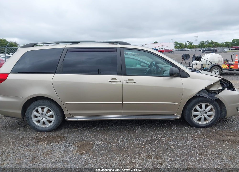 2004 TOYOTA SIENNA XLE VIN: 5TDZA22C24S079844