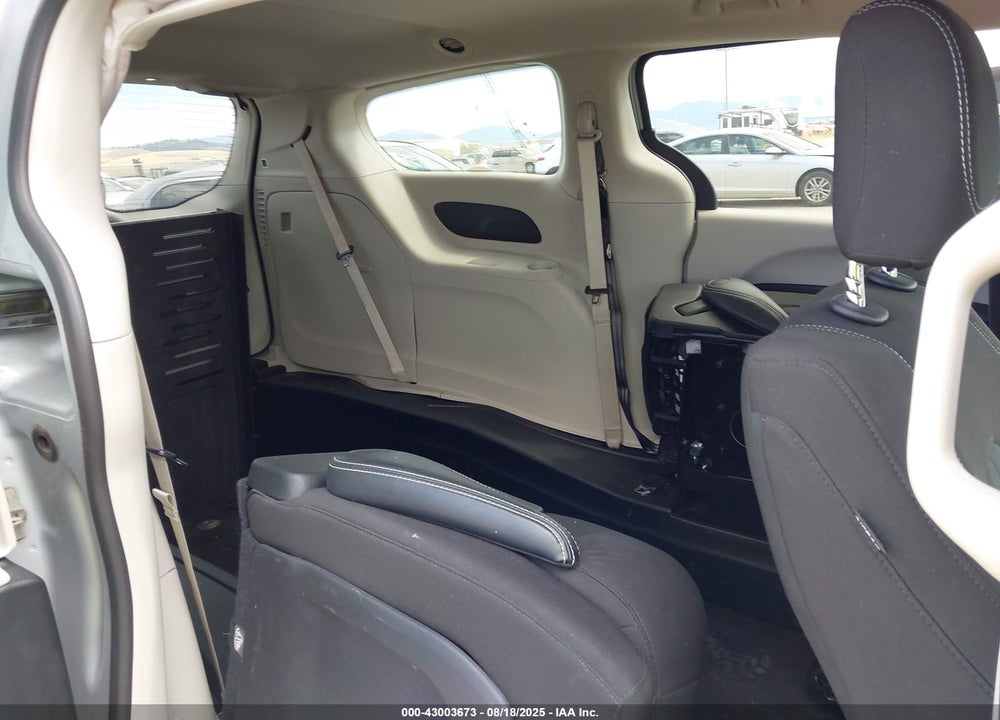 2022 CHRYSLER VOYAGER LX VIN: 2C4RC1CG1NR225506