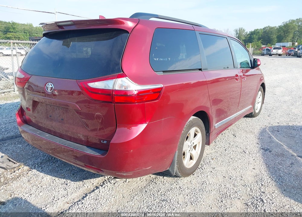 2018 TOYOTA SIENNA LE 8 PASSENGER VIN: 5TDKZ3DC8JS941358