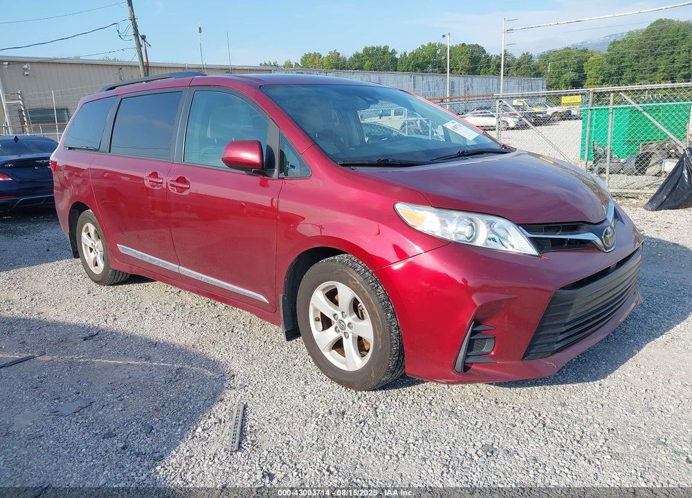2018 TOYOTA SIENNA LE 8 PASSENGER VIN: 5TDKZ3DC8JS941358