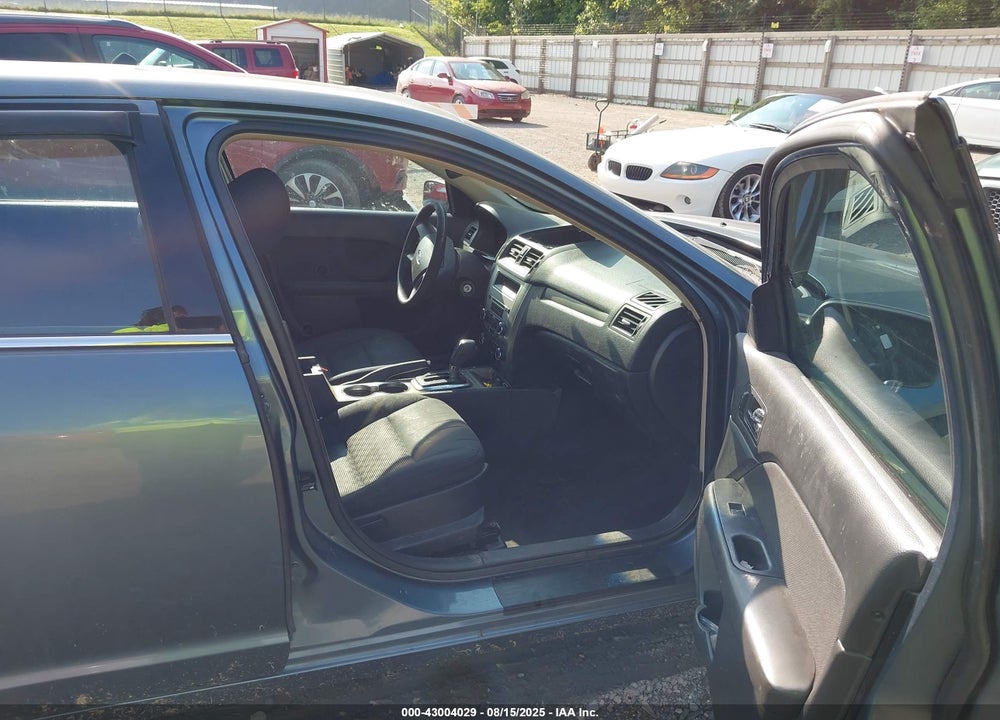 2011 FORD FUSION VIN: 3FAHP0HA8BR308179