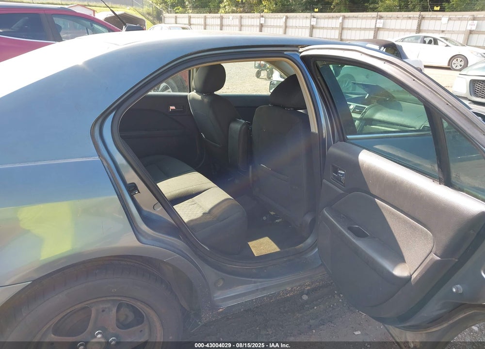 2011 FORD FUSION VIN: 3FAHP0HA8BR308179