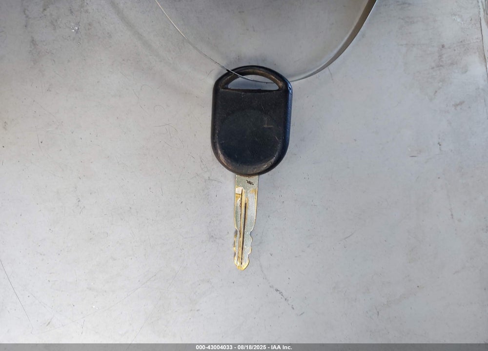2005 FORD ESCAPE XLS VIN: 1FMYU02Z55KA09299