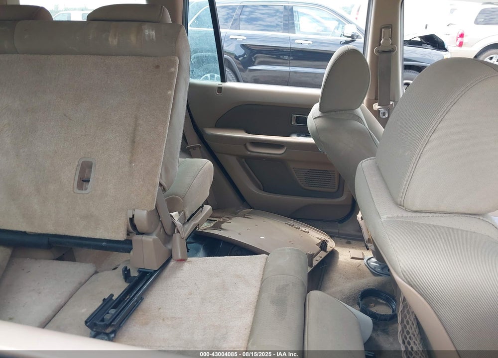 2006 HONDA PILOT LX VIN: 2HKYF181X6H562939