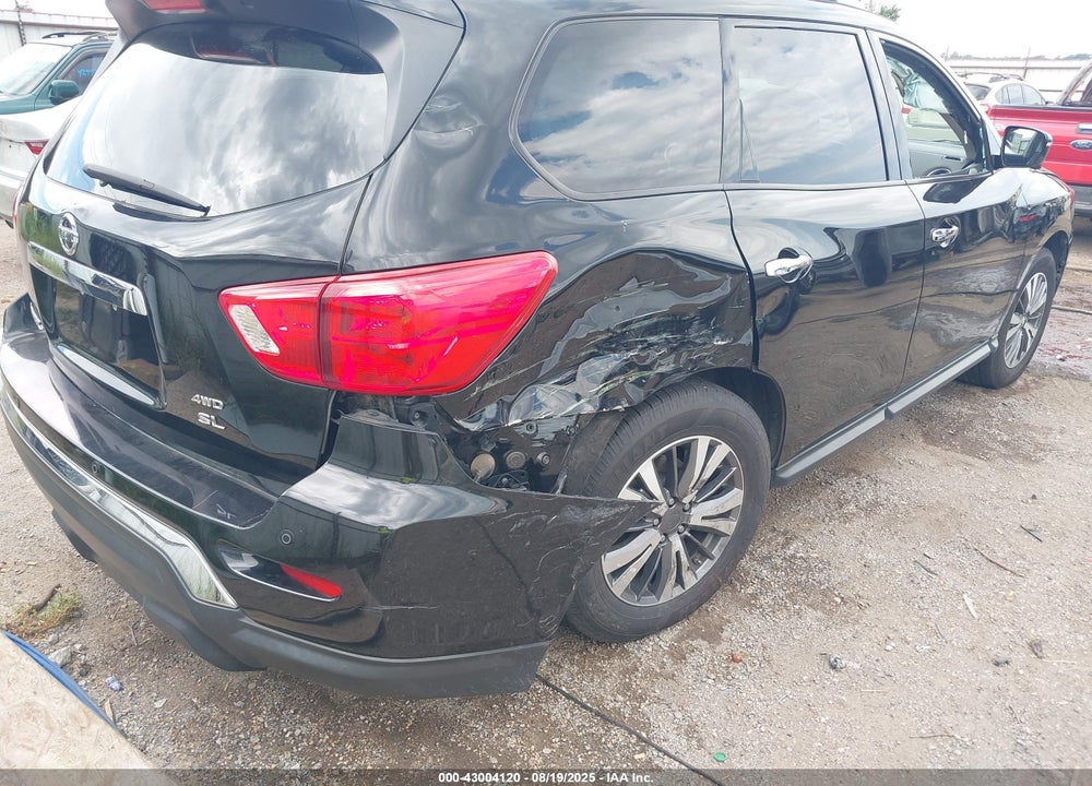 2017 NISSAN PATHFINDER VIN: 5N1DR2MM7HC649560
