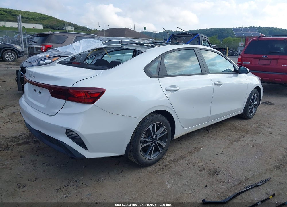 2023 KIA FORTE LXS VIN: 3KPF24AD1PE611055