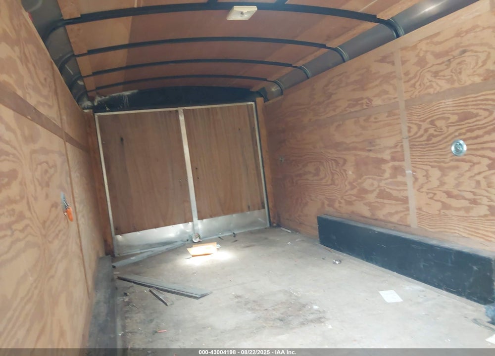 2002 CARGO OTHER VIN: 4U01C18222A011136