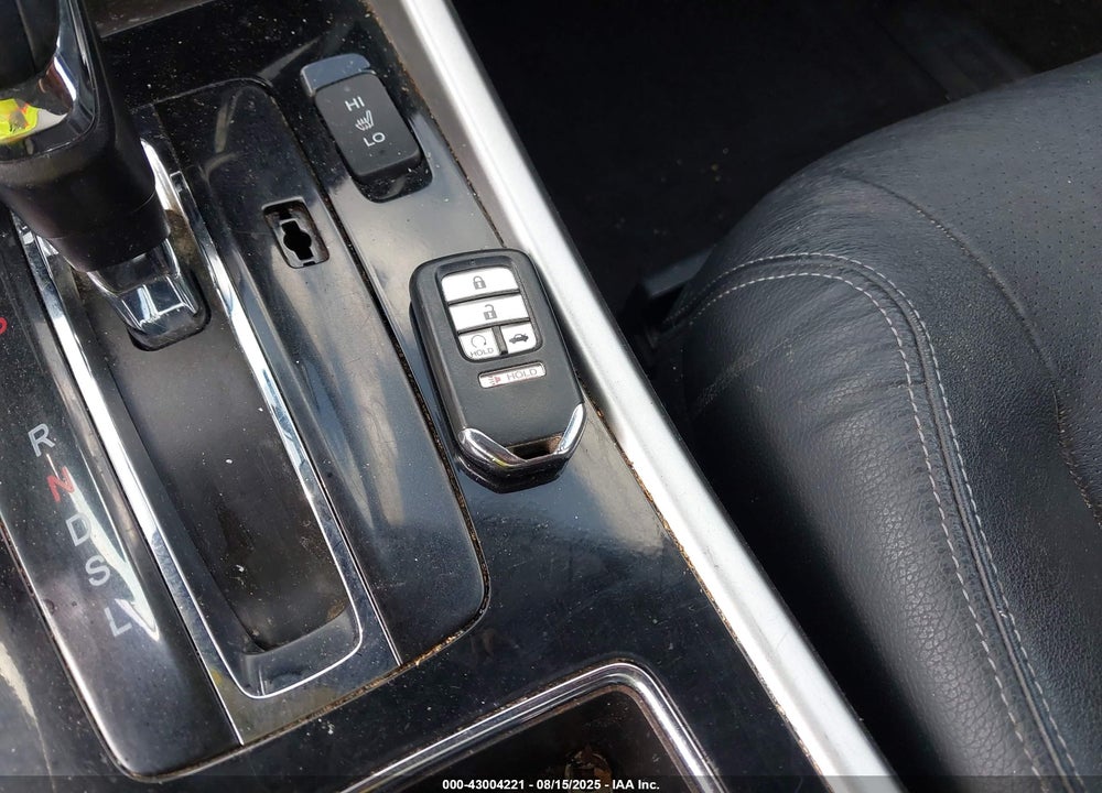 2017 HONDA ACCORD VIN: 1HGCR2F8XHA164374