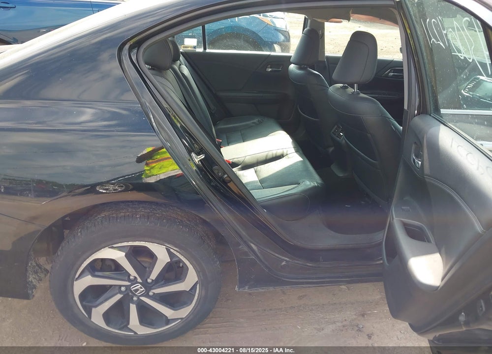2017 HONDA ACCORD VIN: 1HGCR2F8XHA164374