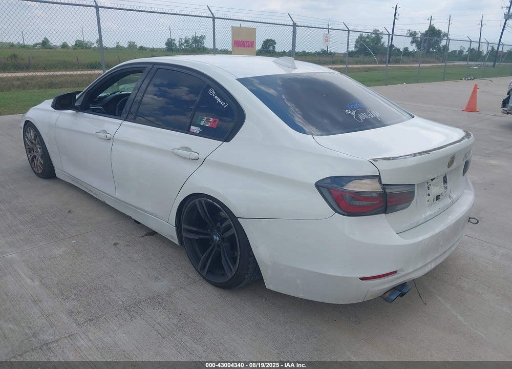 2013 BMW 3 SERIES VIN: WBA3A5G58DNP26784