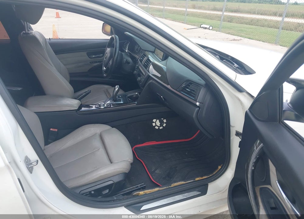 2013 BMW 3 SERIES VIN: WBA3A5G58DNP26784