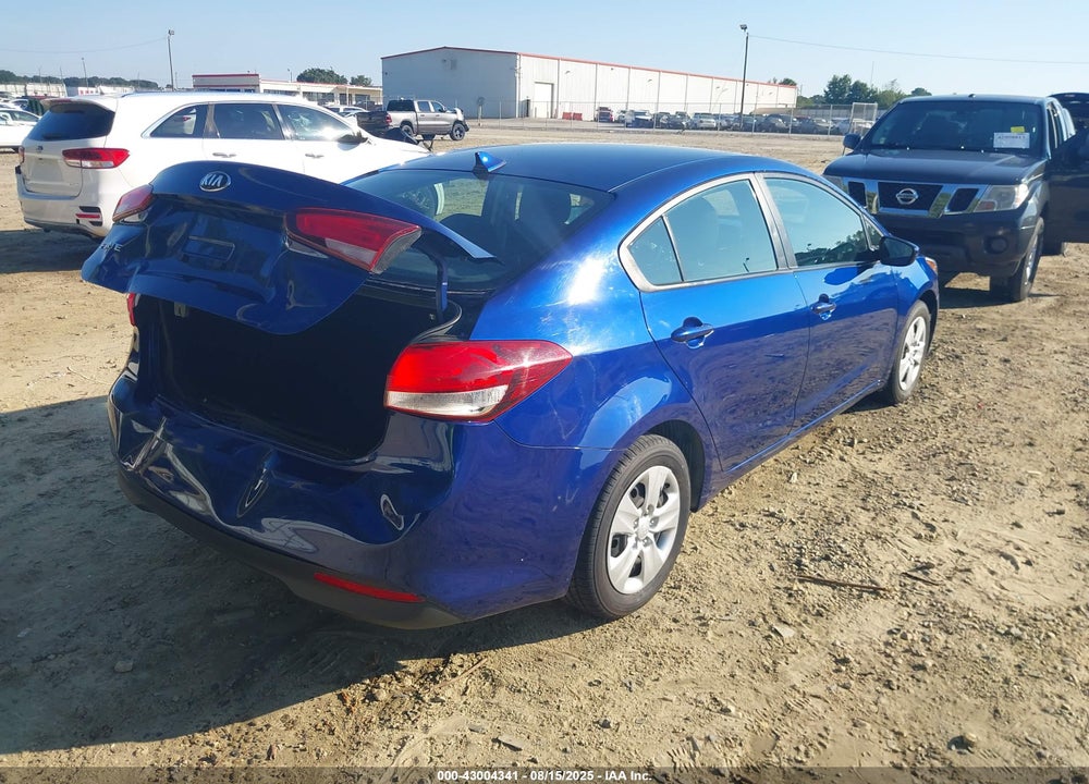 2018 KIA FORTE VIN: 3KPFK4A75JE210111