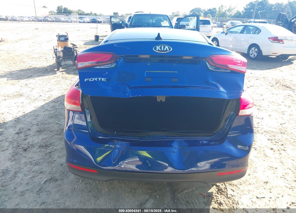 2018 KIA FORTE VIN: 3KPFK4A75JE210111