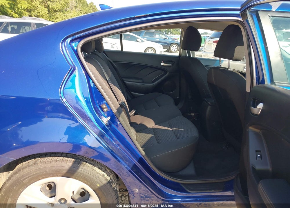 2018 KIA FORTE VIN: 3KPFK4A75JE210111