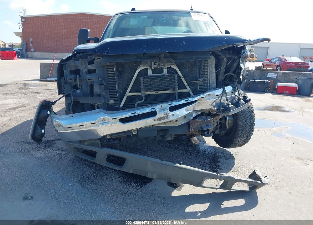 2005 CHEVROLET SILVERADO 2500HD LT VIN: 1GCHC23215F806663