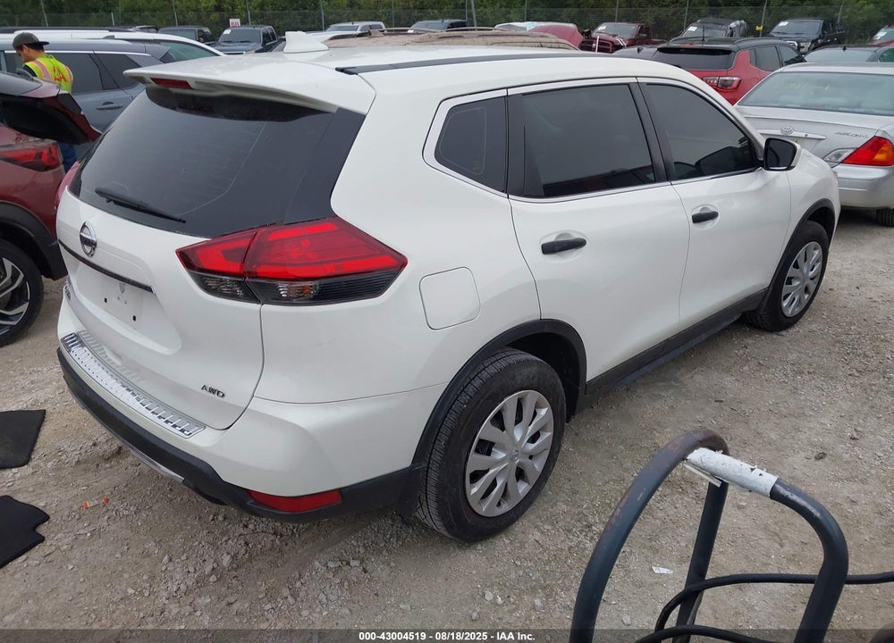 2017 NISSAN ROGUE VIN: 5N1AT2MV6HC821123